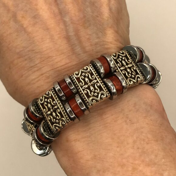 NEW 2 strand bracelet with Heishi, Hematite, Tibetan beads and magnetic Clasp - Picture 1 of 8